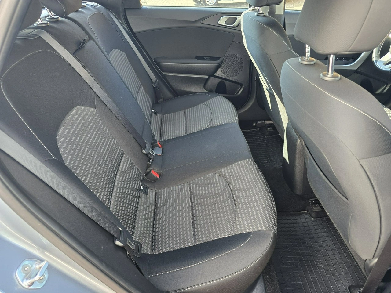 Kia Ceed - Zdjęcie 16