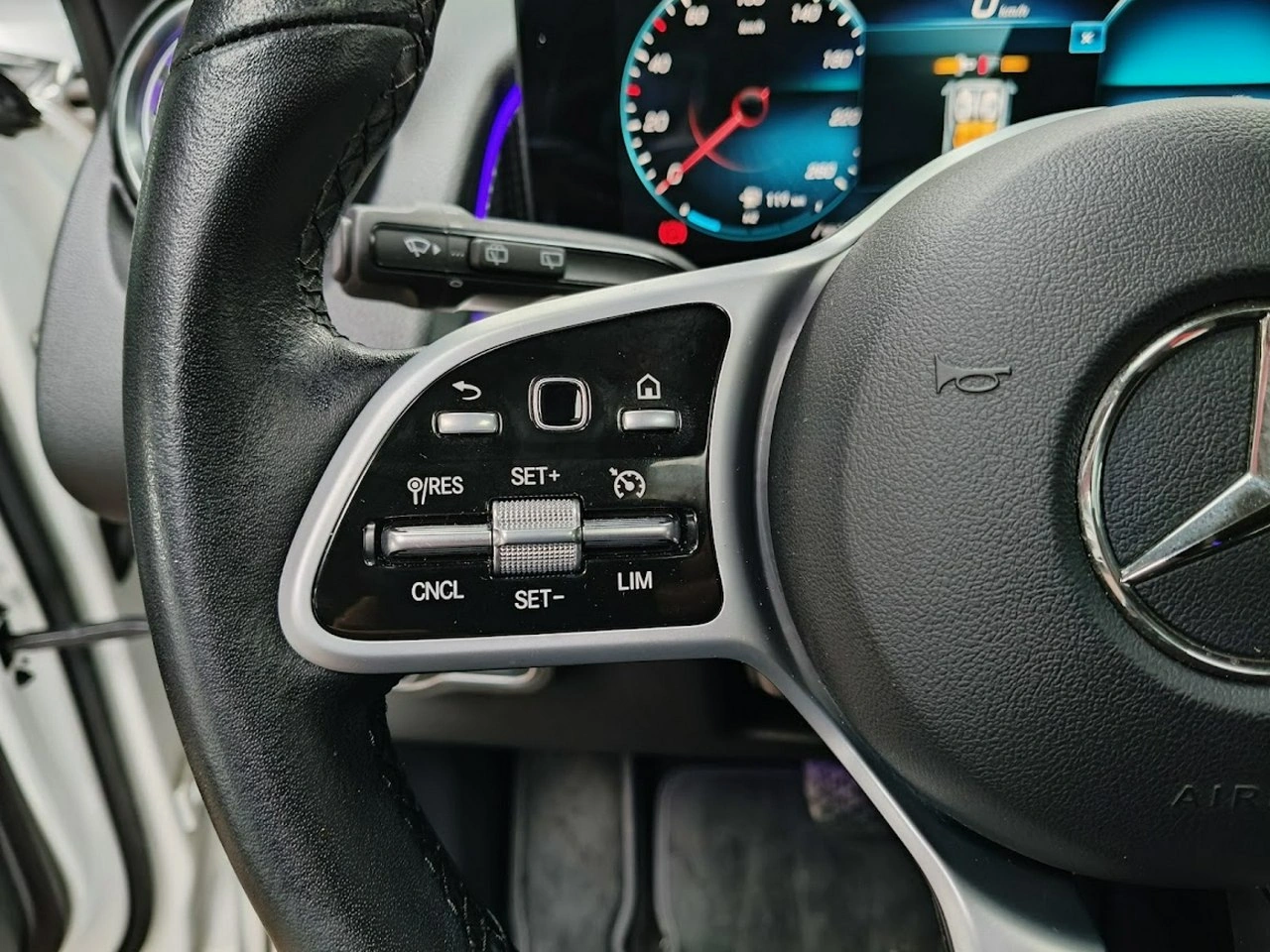 Mercedes GLB - Zdjęcie 27