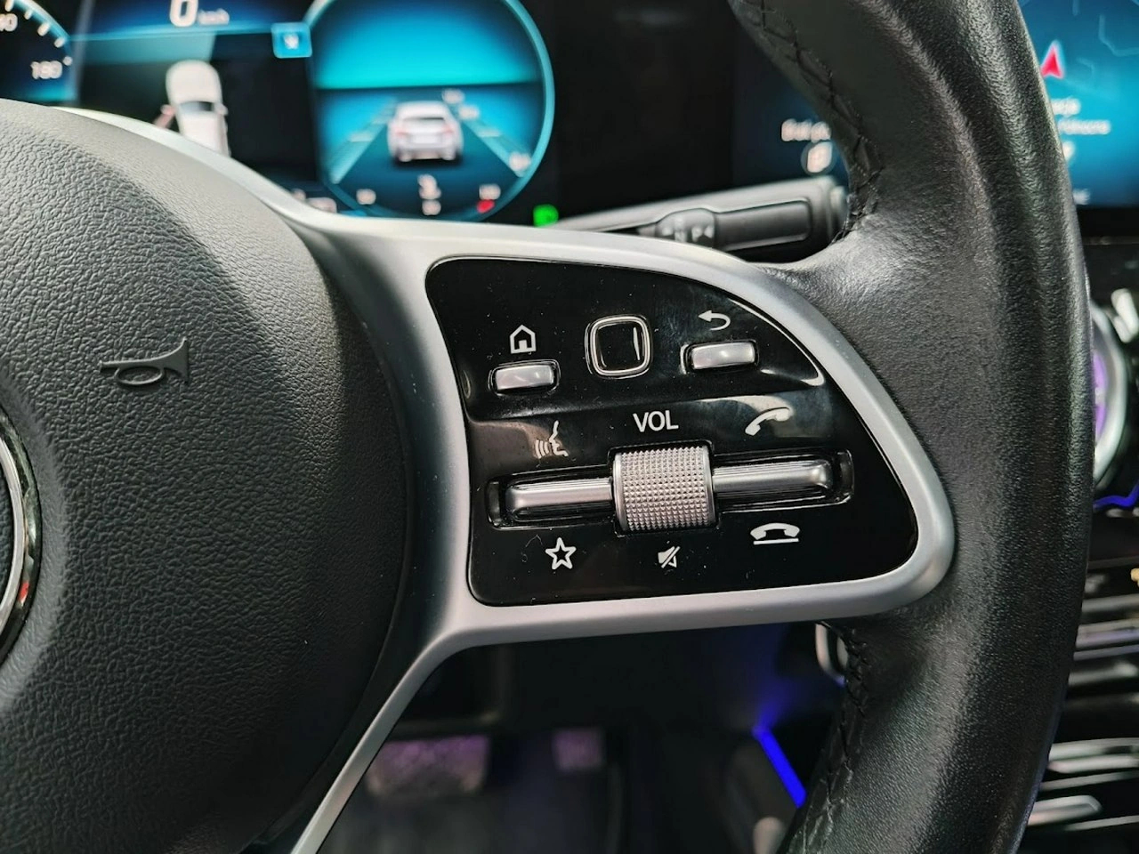 Mercedes GLB - Zdjęcie 31