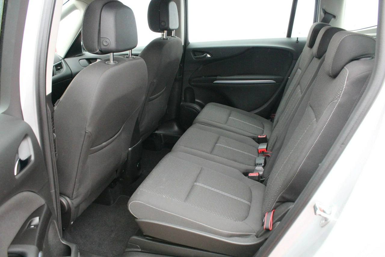 Opel Zafira - Zdjęcie 9