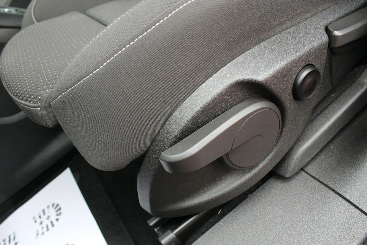 Opel Zafira - Zdjęcie 17