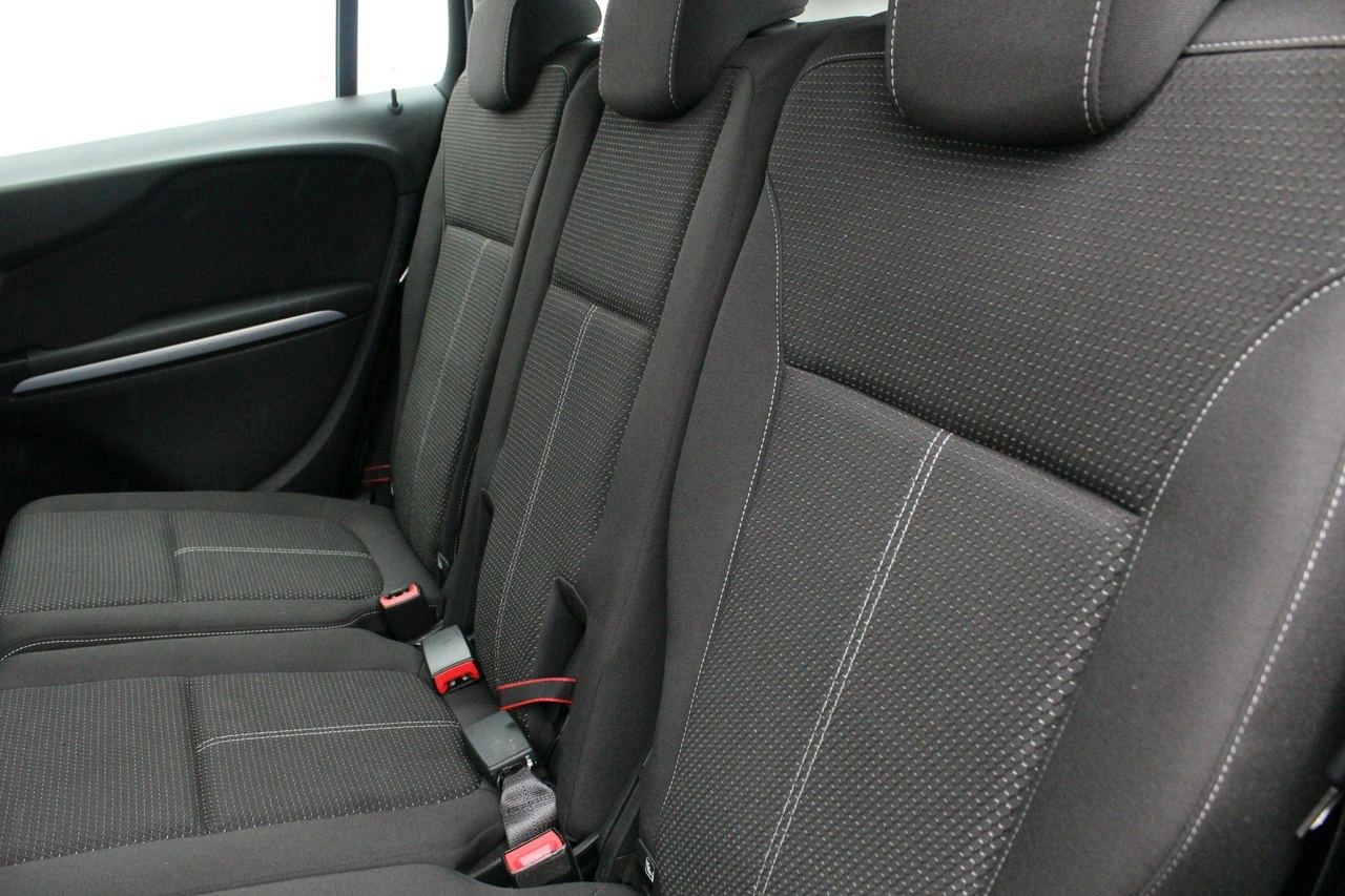 Opel Zafira - Zdjęcie 18