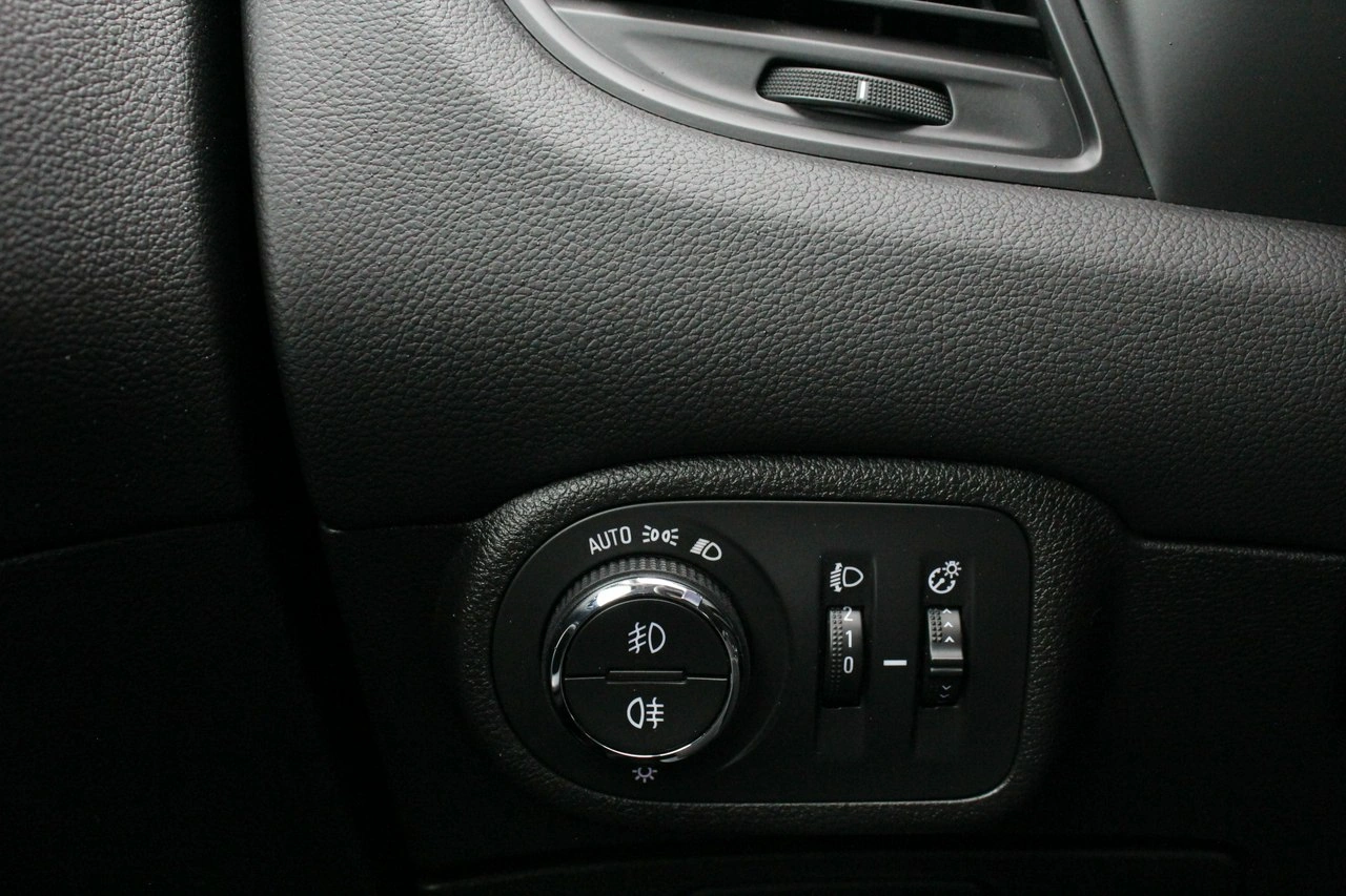 Opel Zafira - Zdjęcie 20