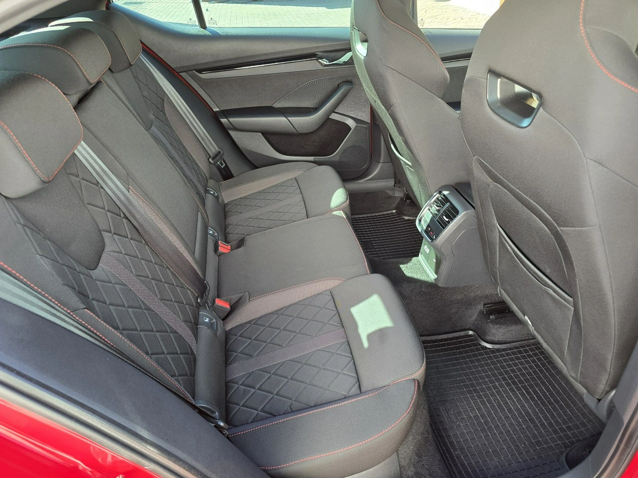 Skoda Octavia - Zdjęcie 15