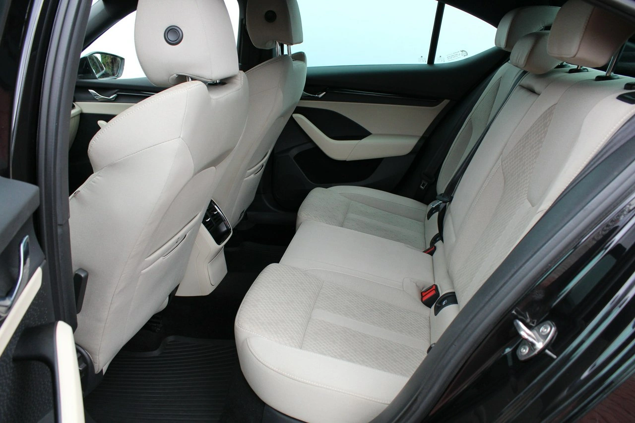 Skoda Octavia - Zdjęcie 9