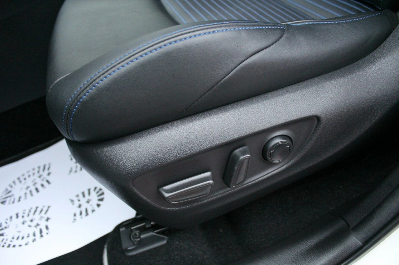 Toyota RAV-4 - Zdjęcie 17