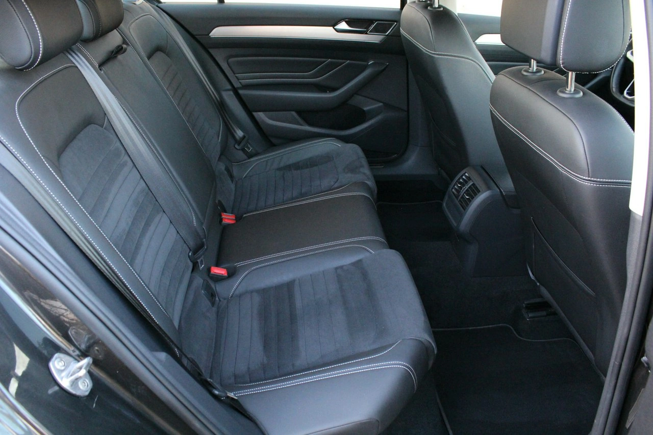Volkswagen Passat - Zdjęcie 17