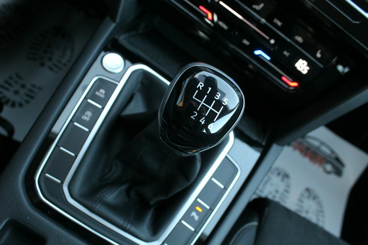 Volkswagen Passat - Zdjęcie 32