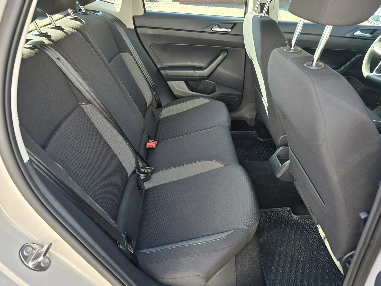 Volkswagen Polo - Zdjęcie 16