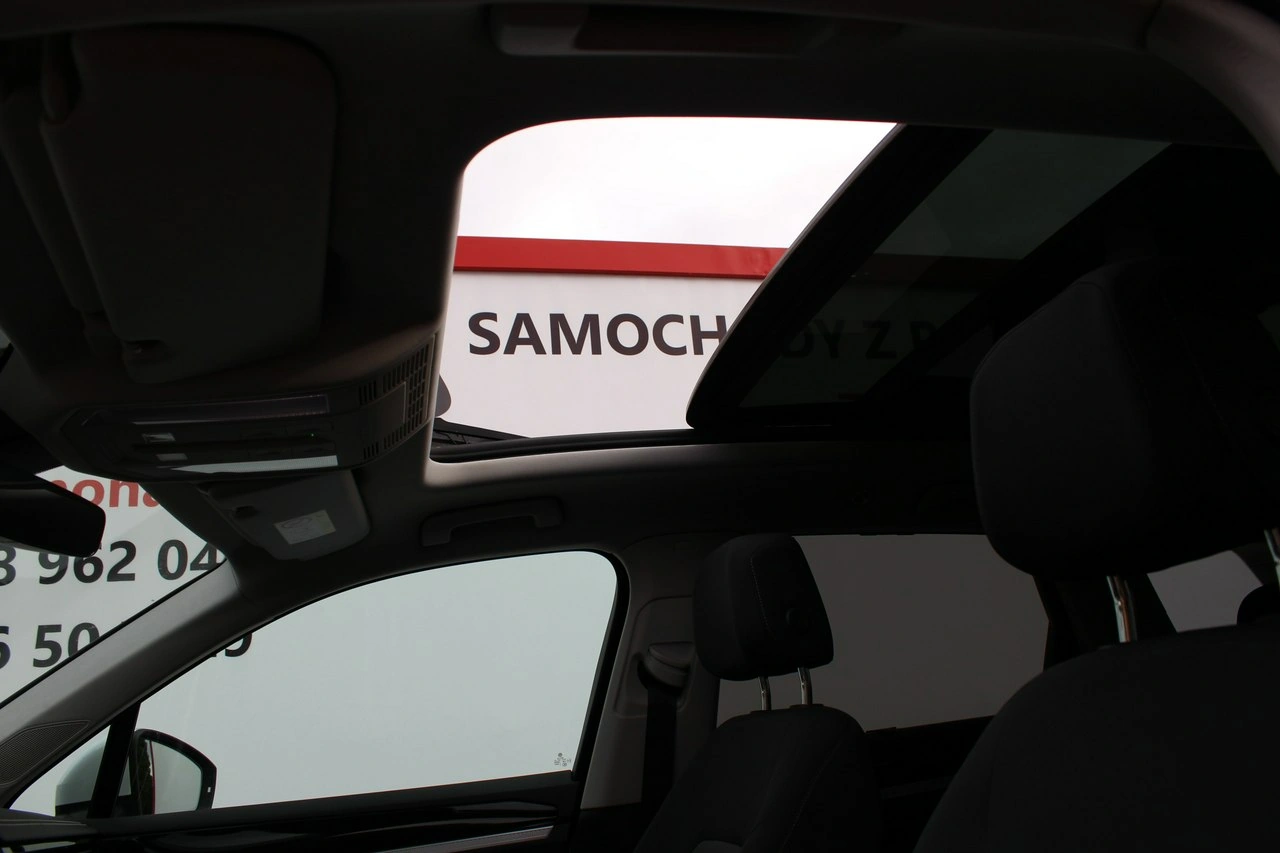 Volkswagen Touareg - Zdjęcie 13