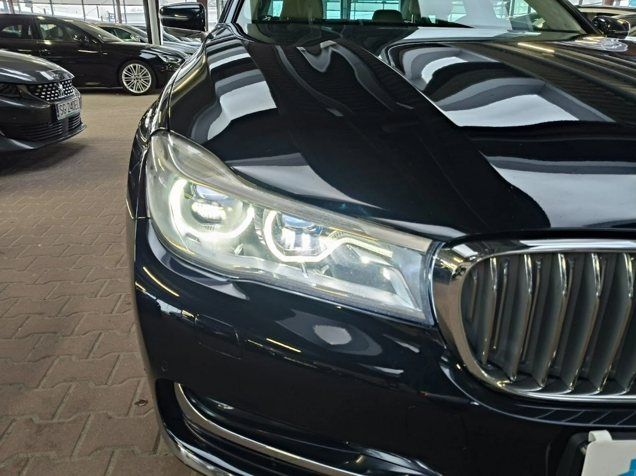 BMW 750 - Zdjęcie 4