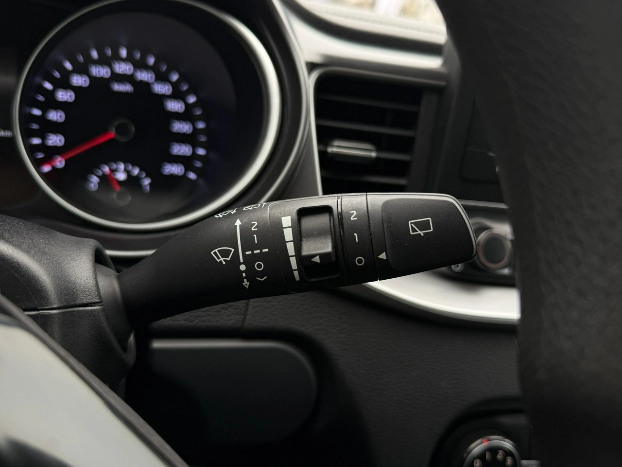 Kia Ceed - Zdjęcie 16