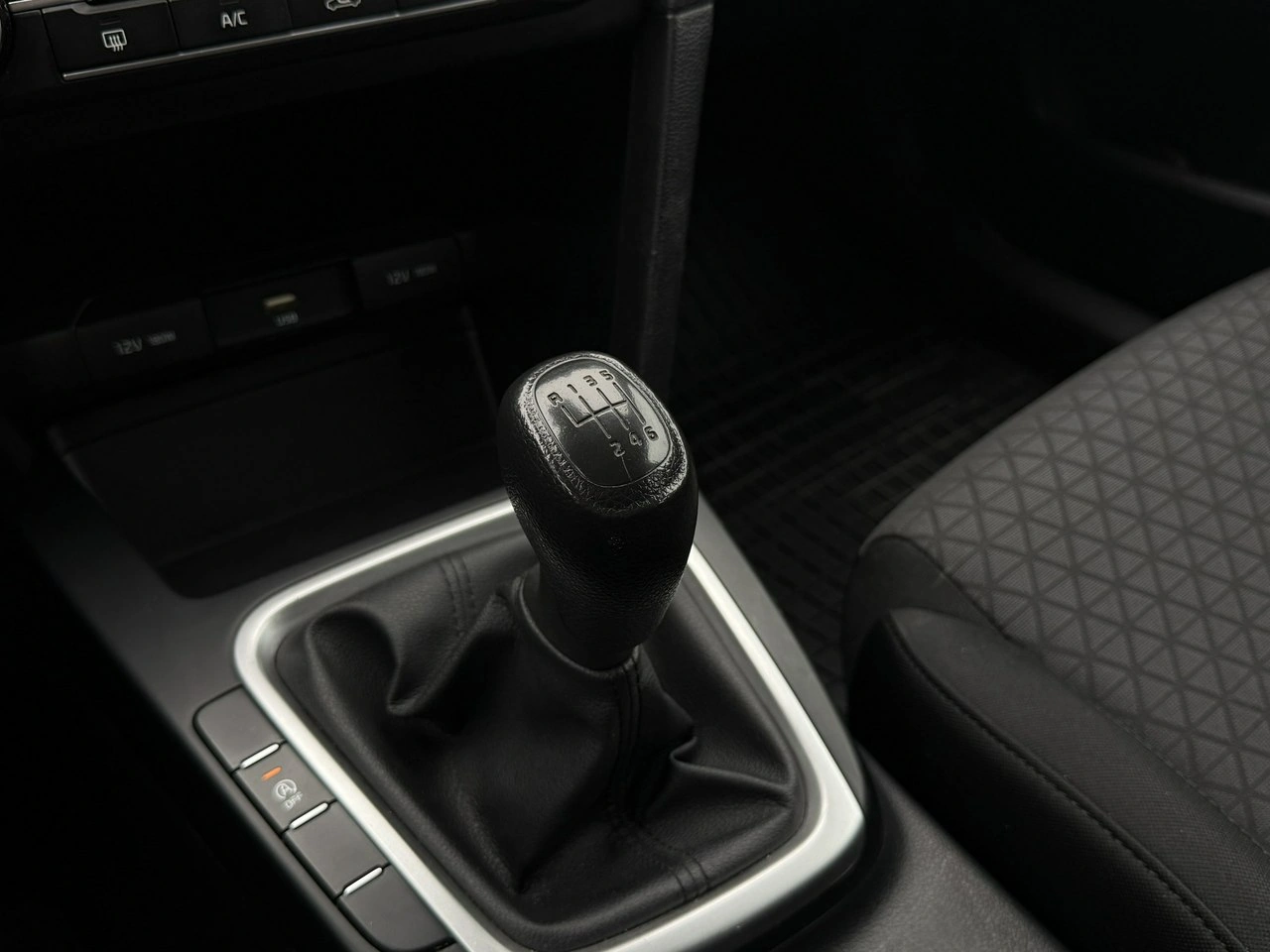 Kia Ceed - Zdjęcie 23