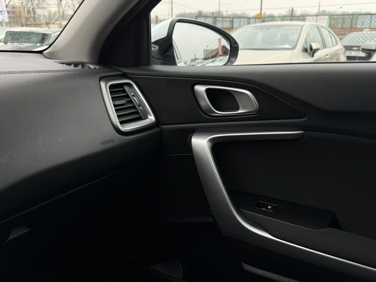 Kia Ceed - Zdjęcie 25