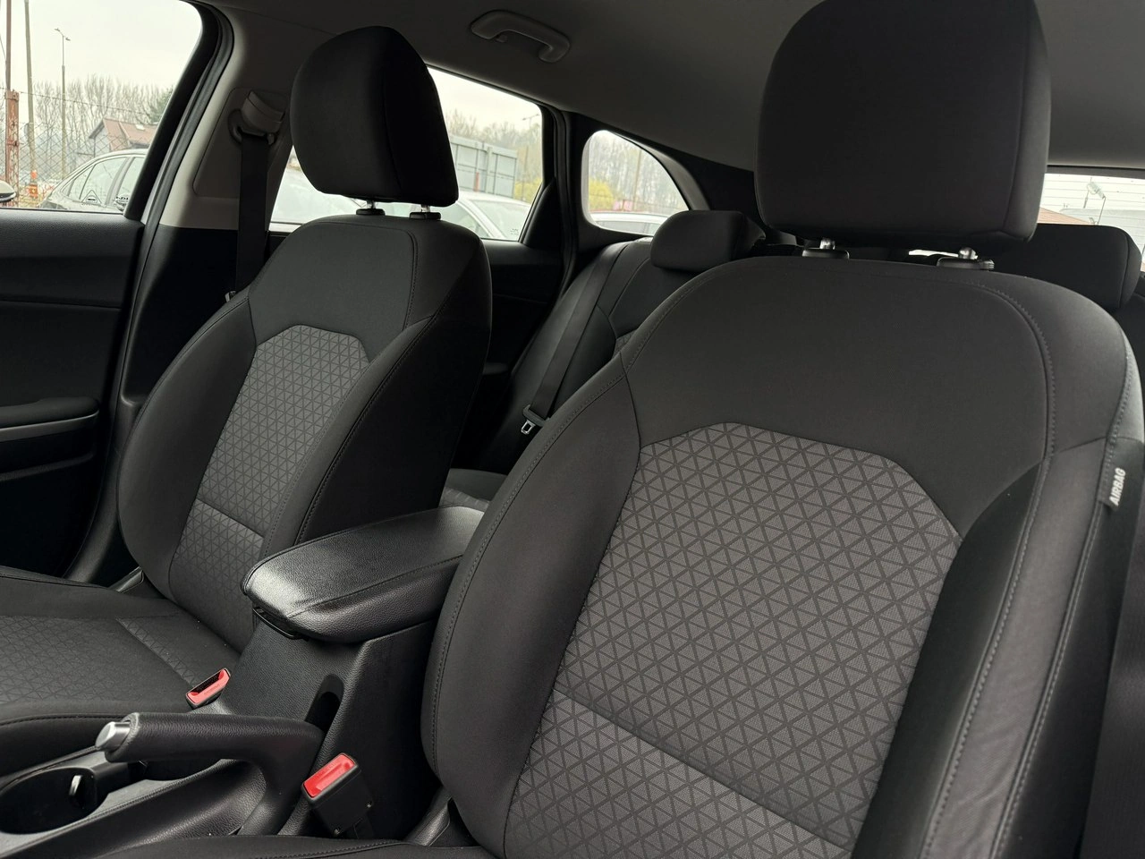 Kia Ceed - Zdjęcie 31