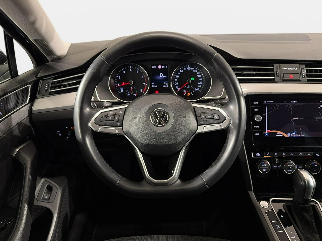 Volkswagen Passat Variant - Zdjęcie 17