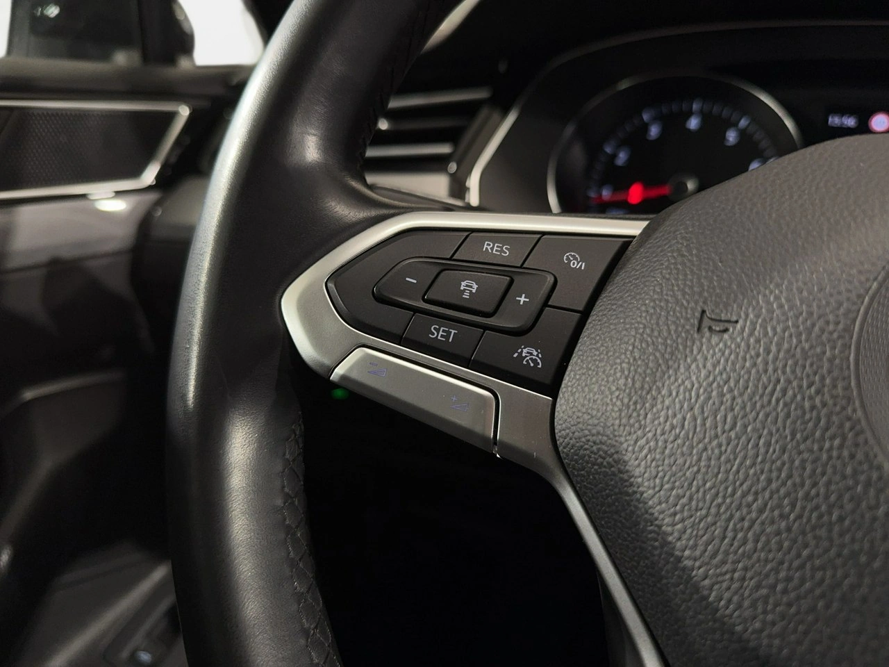 Volkswagen Passat Variant - Zdjęcie 18