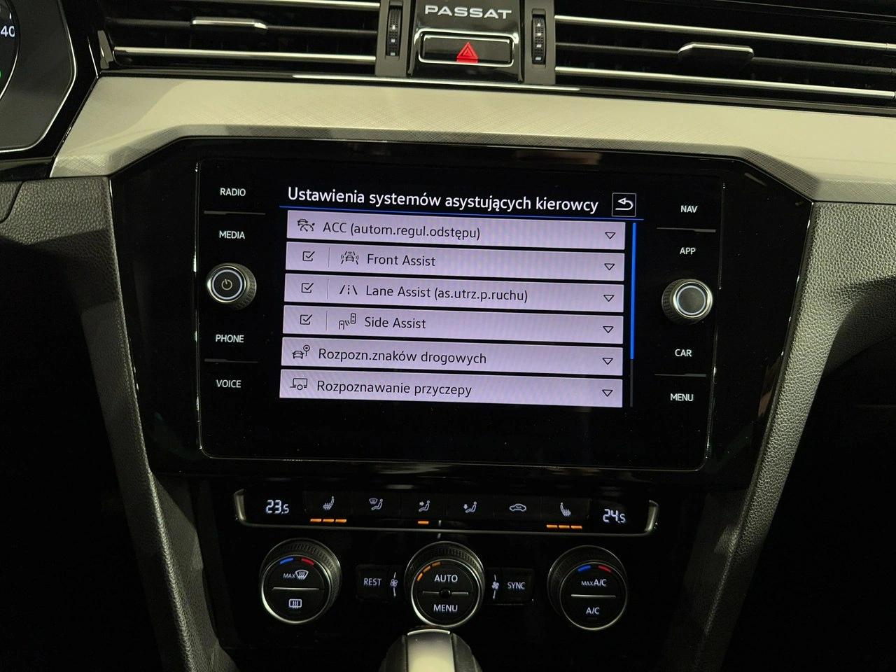 Volkswagen Passat Variant - Zdjęcie 25