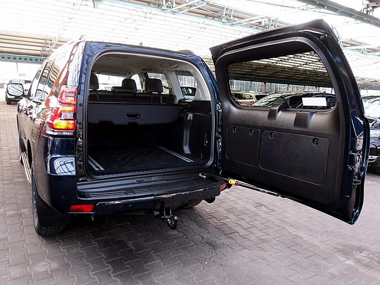 Toyota Land Cruiser - Zdjęcie 17