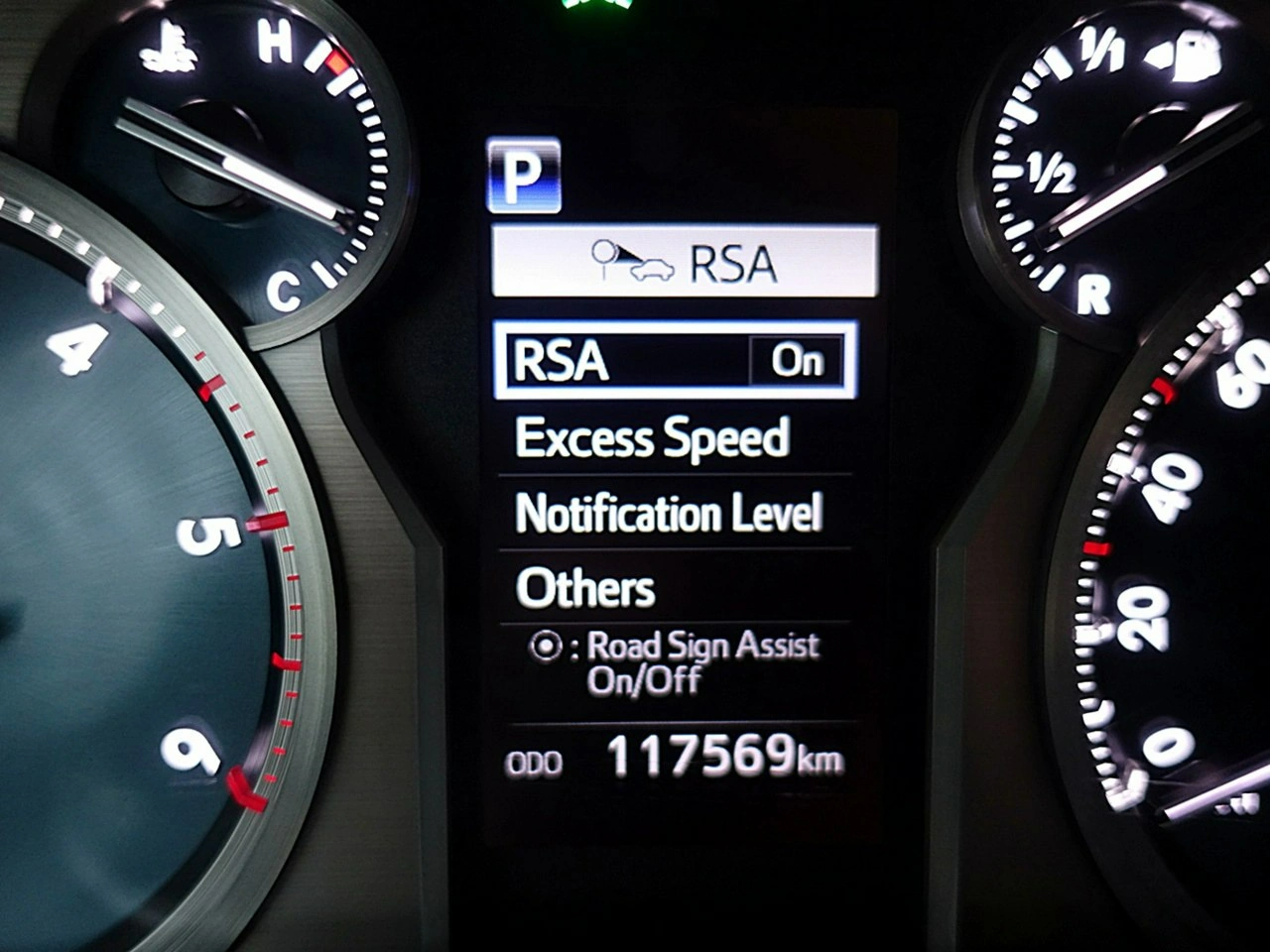 Toyota Land Cruiser - Zdjęcie 36