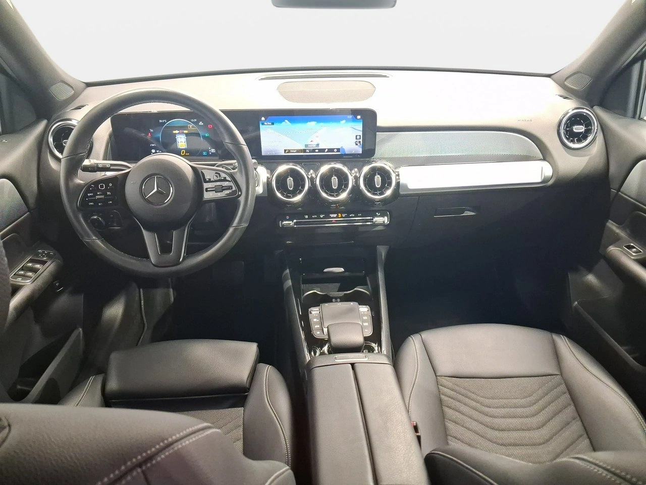 Mercedes GLB - Zdjęcie 11