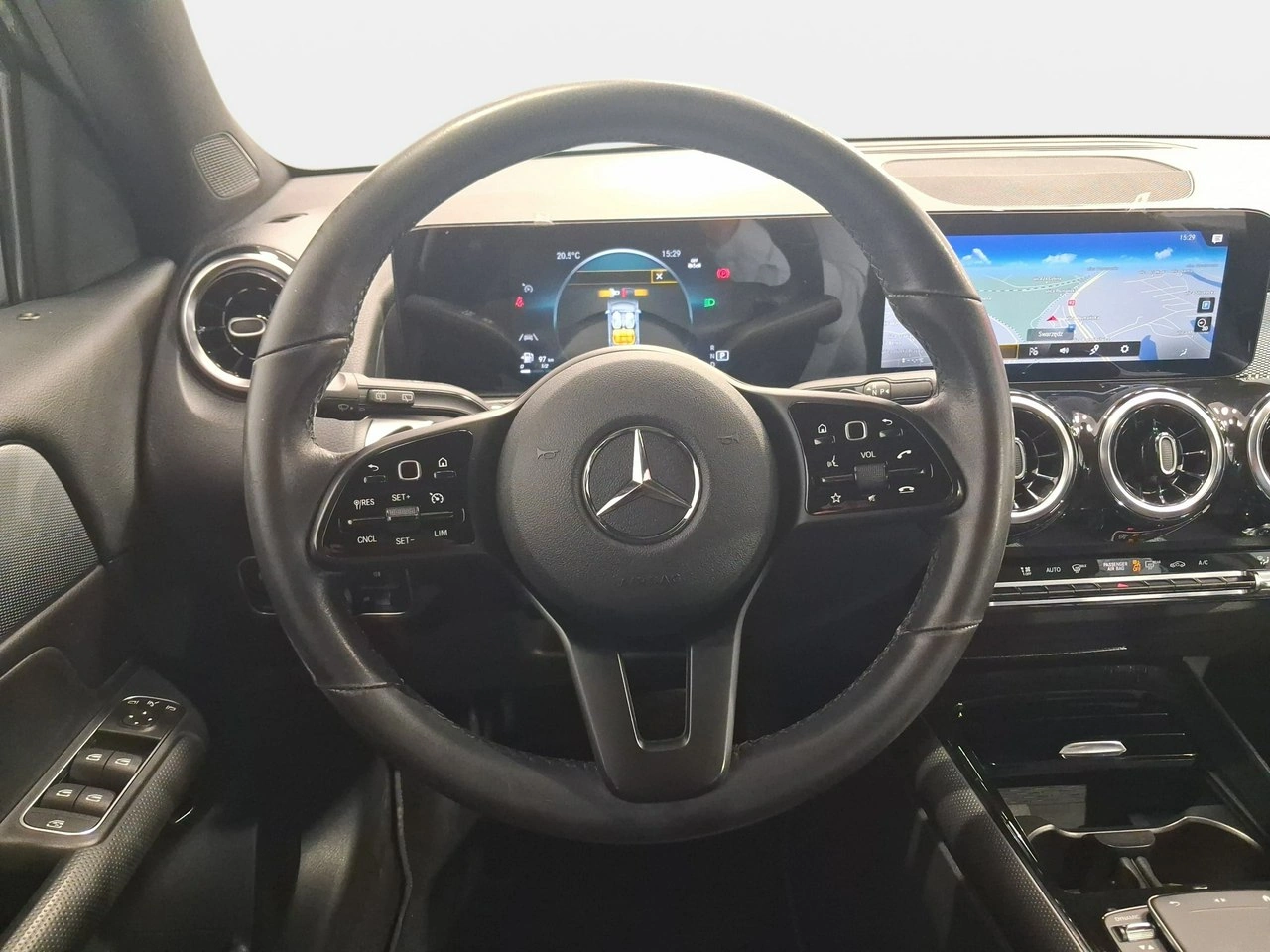 Mercedes GLB - Zdjęcie 12