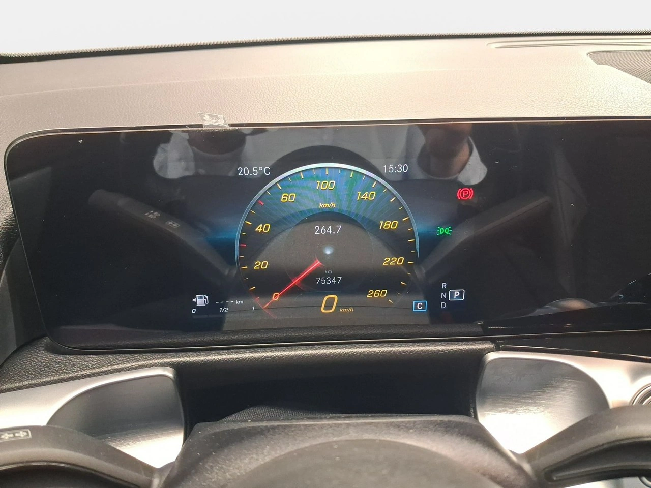 Mercedes GLB - Zdjęcie 15