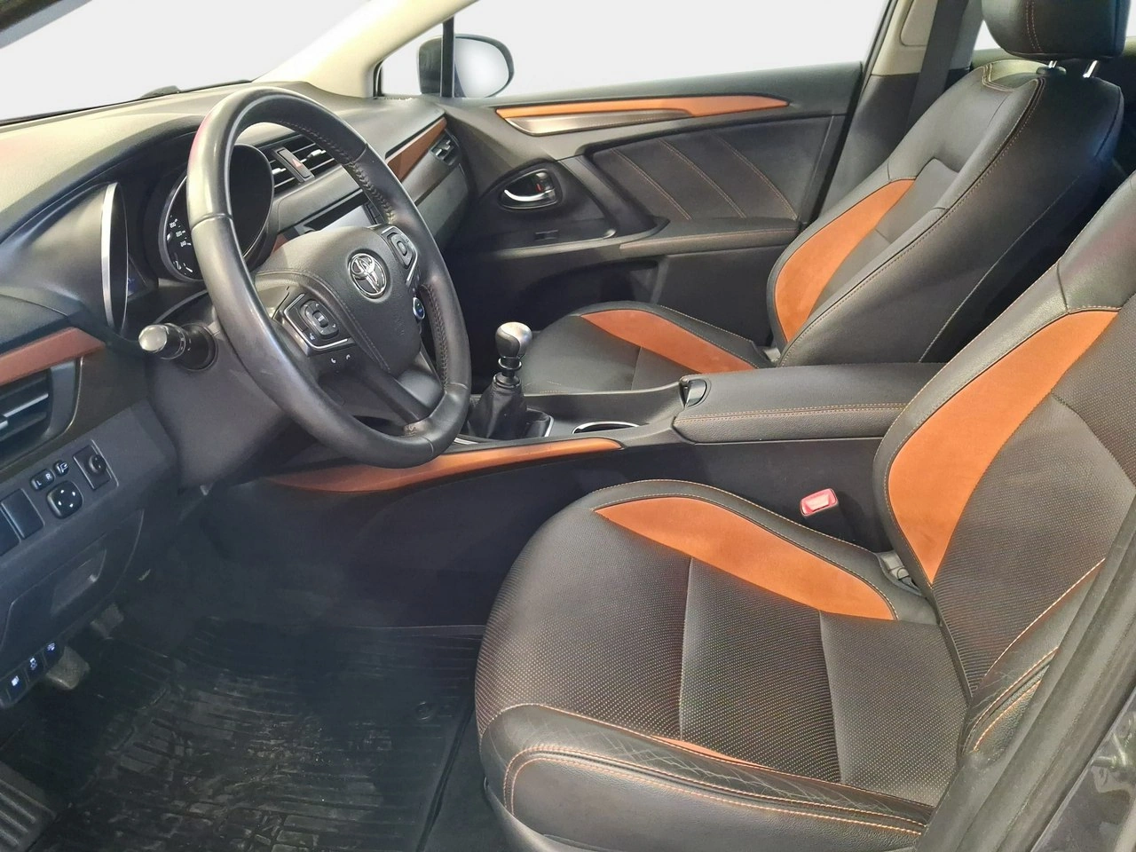 Toyota Avensis - Zdjęcie 11