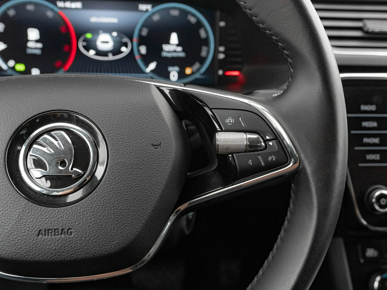 Skoda Superb - Zdjęcie 16