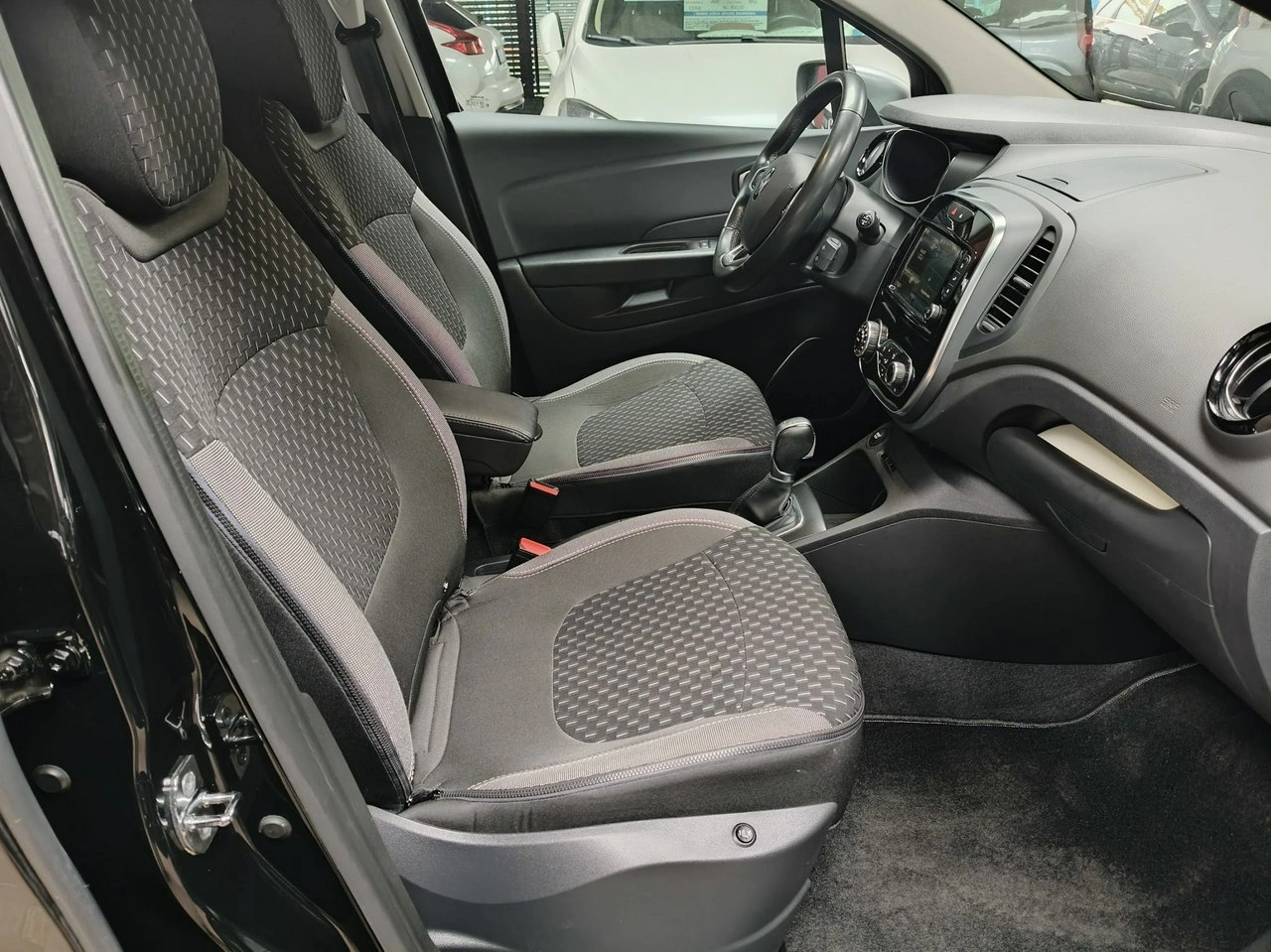 Renault Captur - Zdjęcie 17