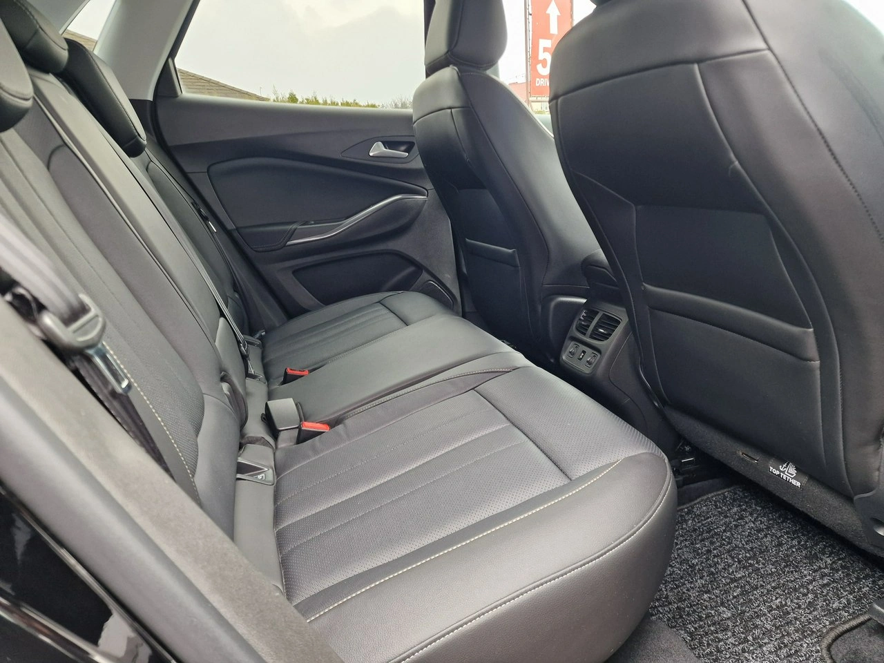 Opel Grandland X - Zdjęcie 23