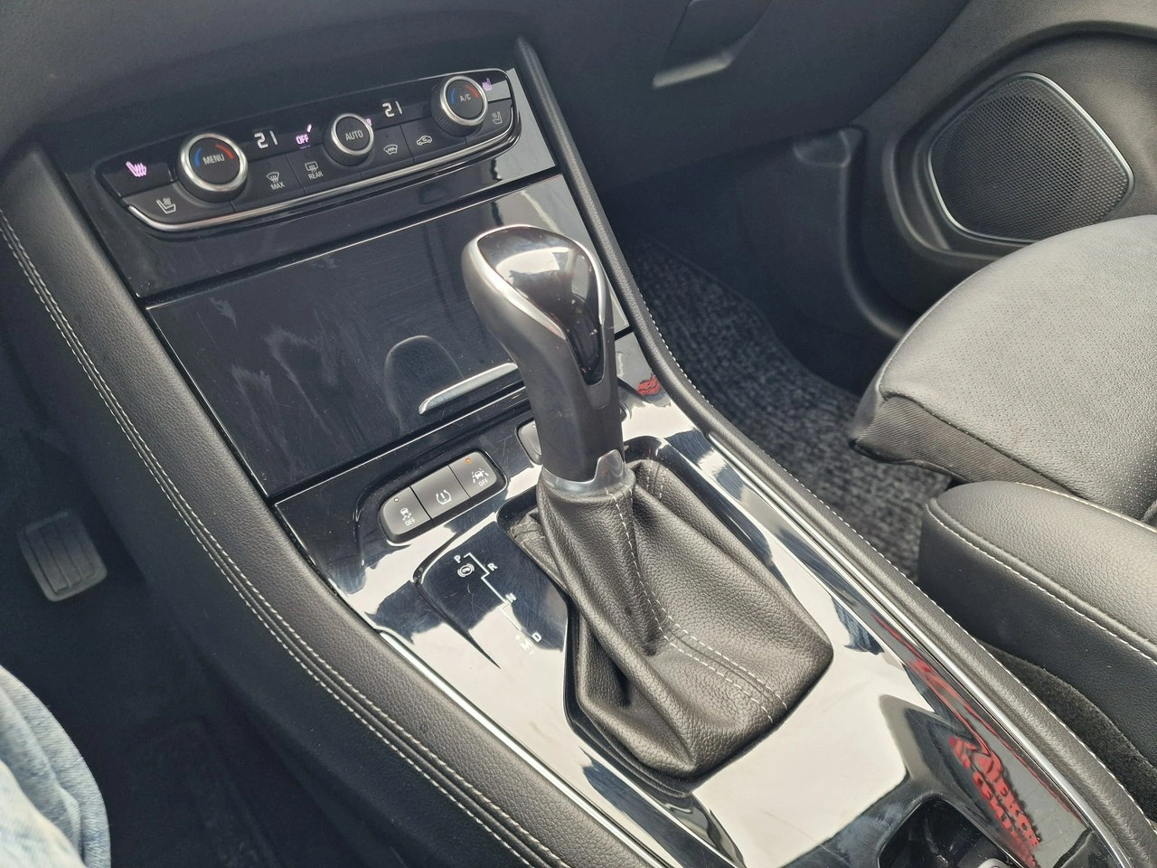 Opel Grandland X - Zdjęcie 33