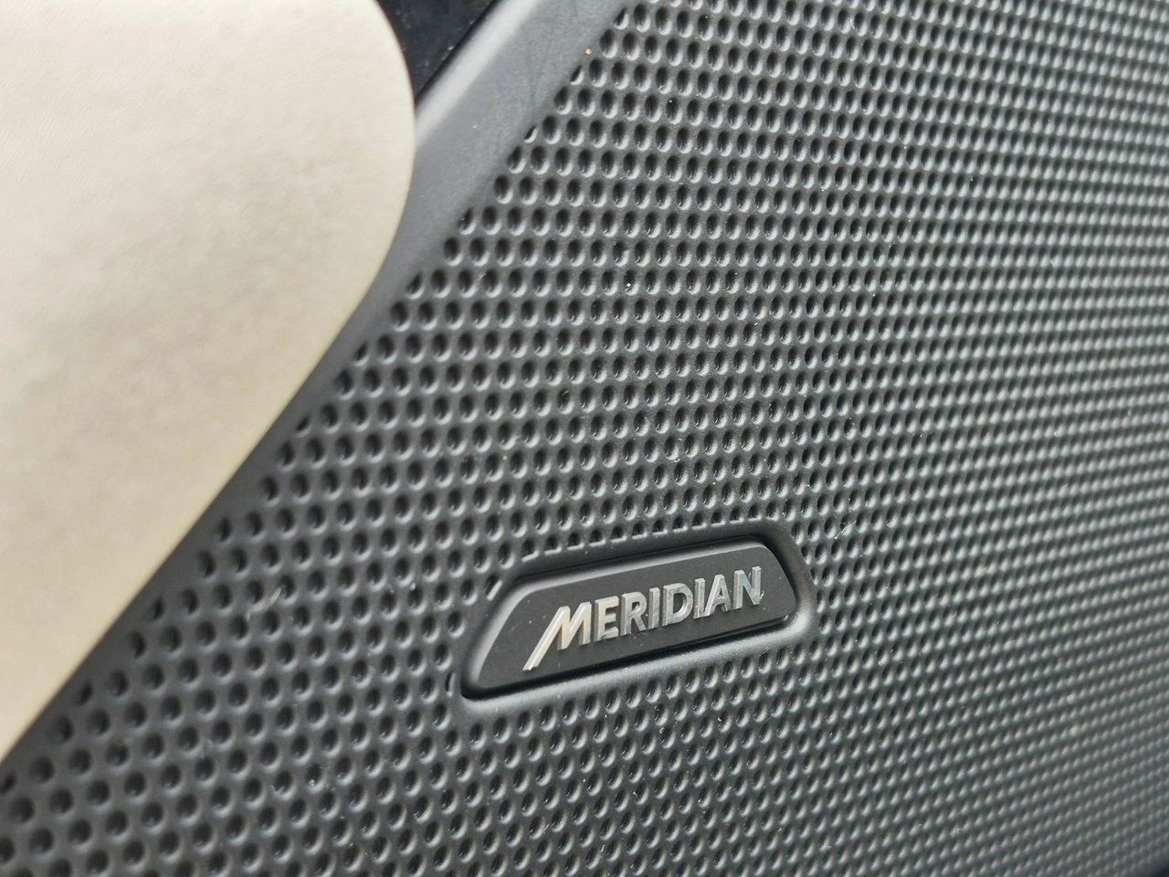 Land Rover Range Rover Velar - Zdjęcie 18