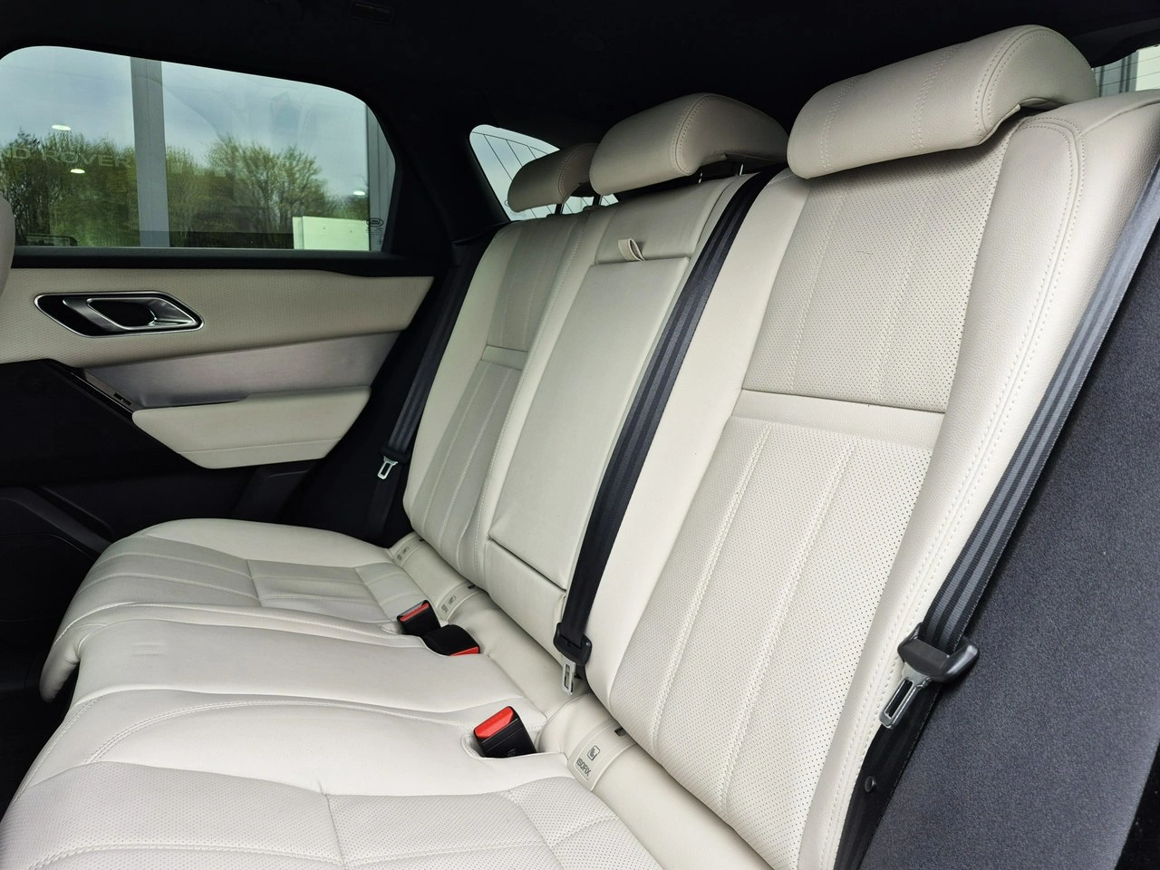 Land Rover Range Rover Velar - Zdjęcie 24