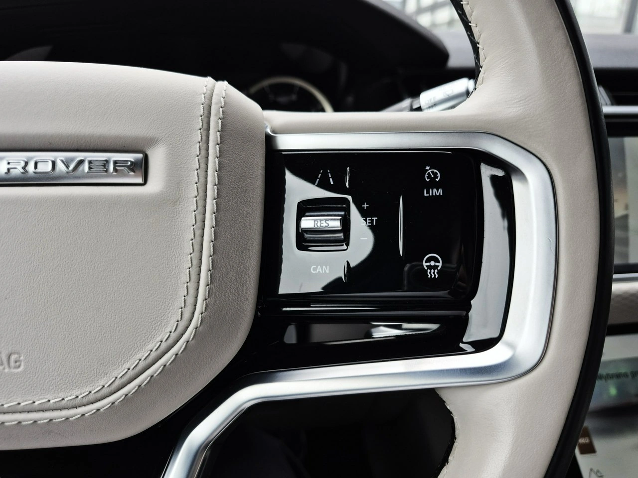 Land Rover Range Rover Velar - Zdjęcie 30