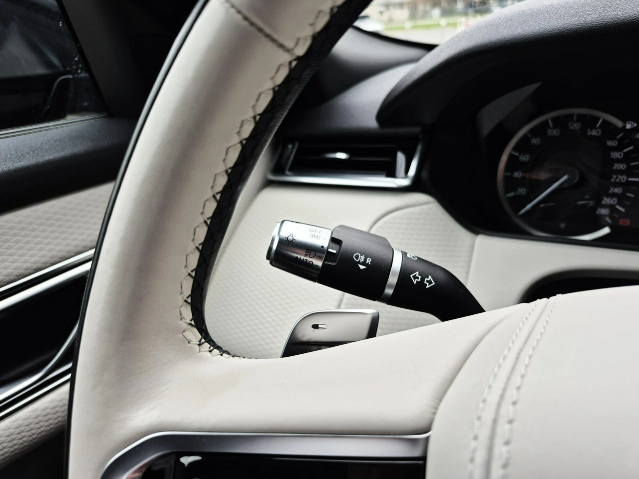 Land Rover Range Rover Velar - Zdjęcie 31