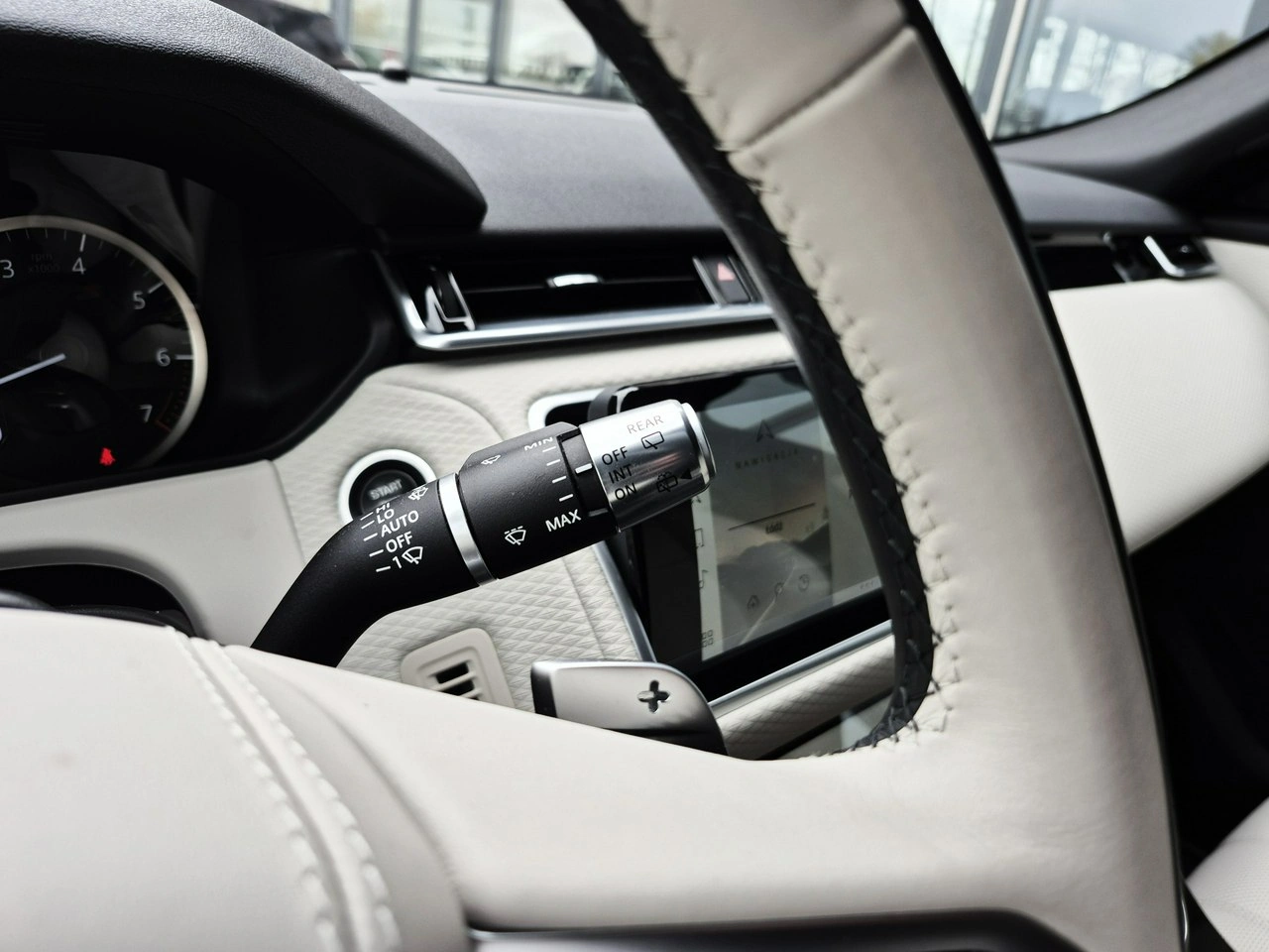 Land Rover Range Rover Velar - Zdjęcie 32