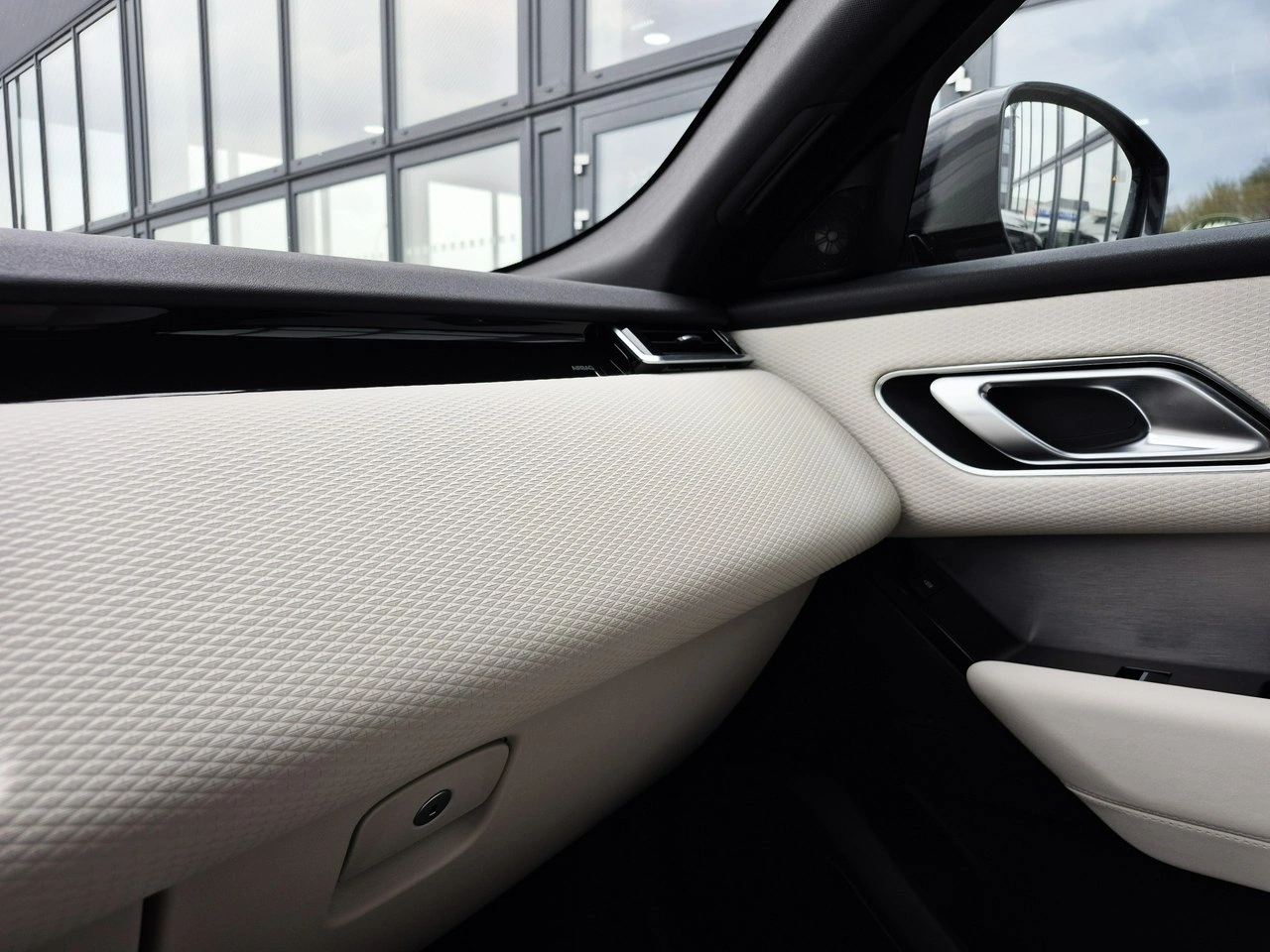 Land Rover Range Rover Velar - Zdjęcie 38