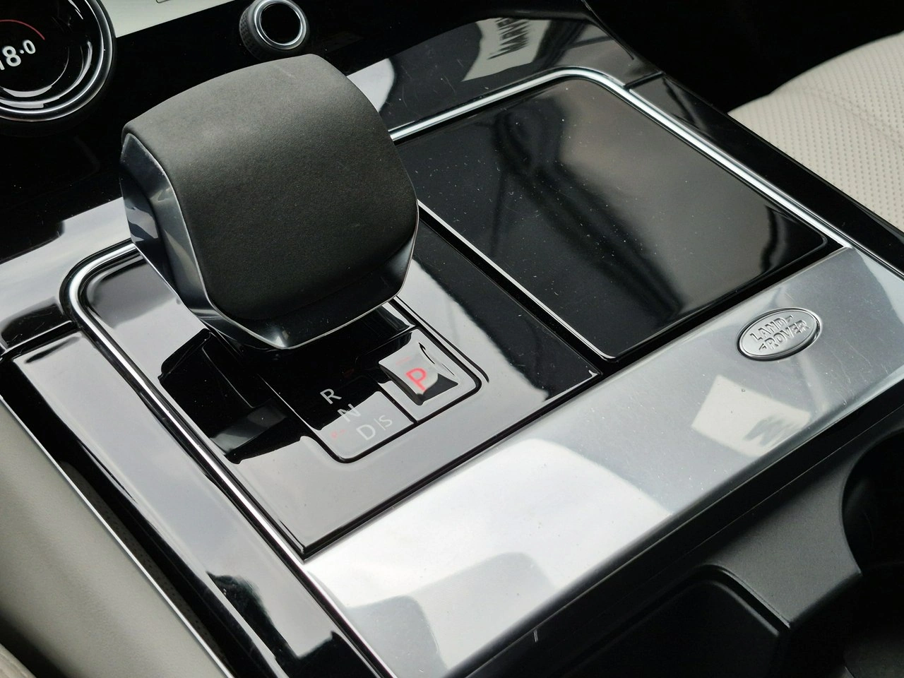 Land Rover Range Rover Velar - Zdjęcie 40