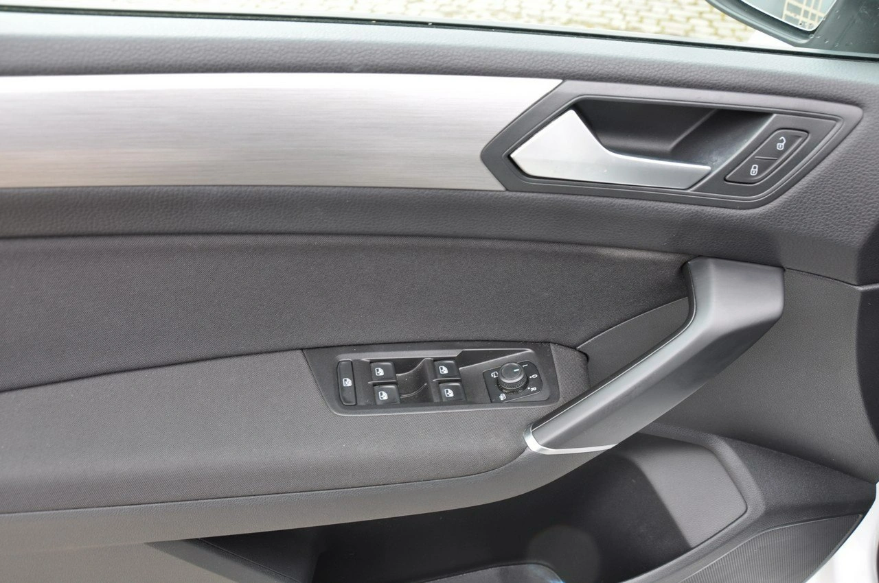 Volkswagen Touran - Zdjęcie 11