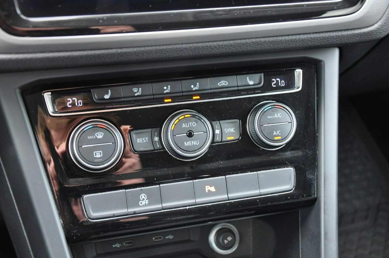 Volkswagen Touran - Zdjęcie 18