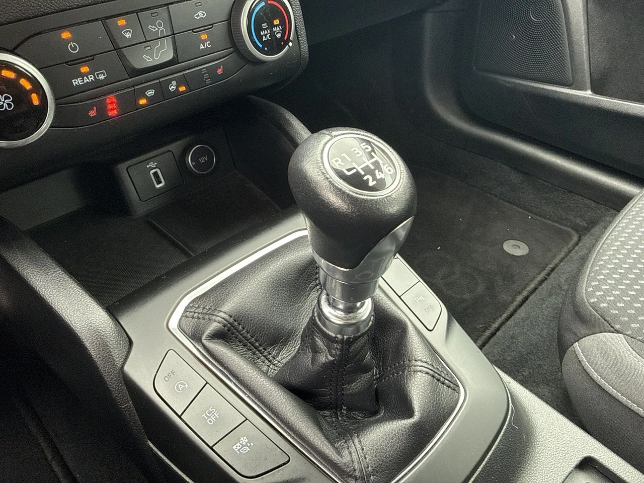 Ford Focus - Zdjęcie 24