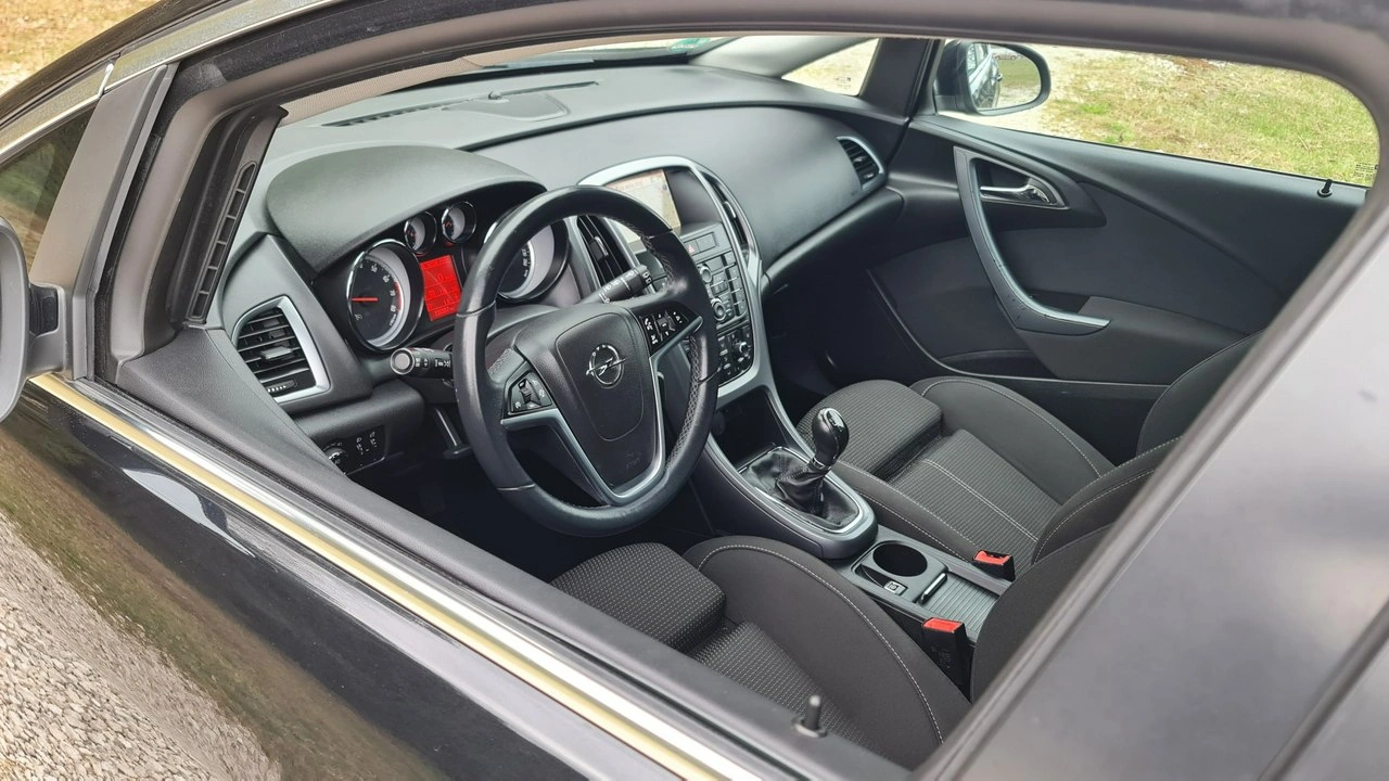 Opel Astra - Zdjęcie 9