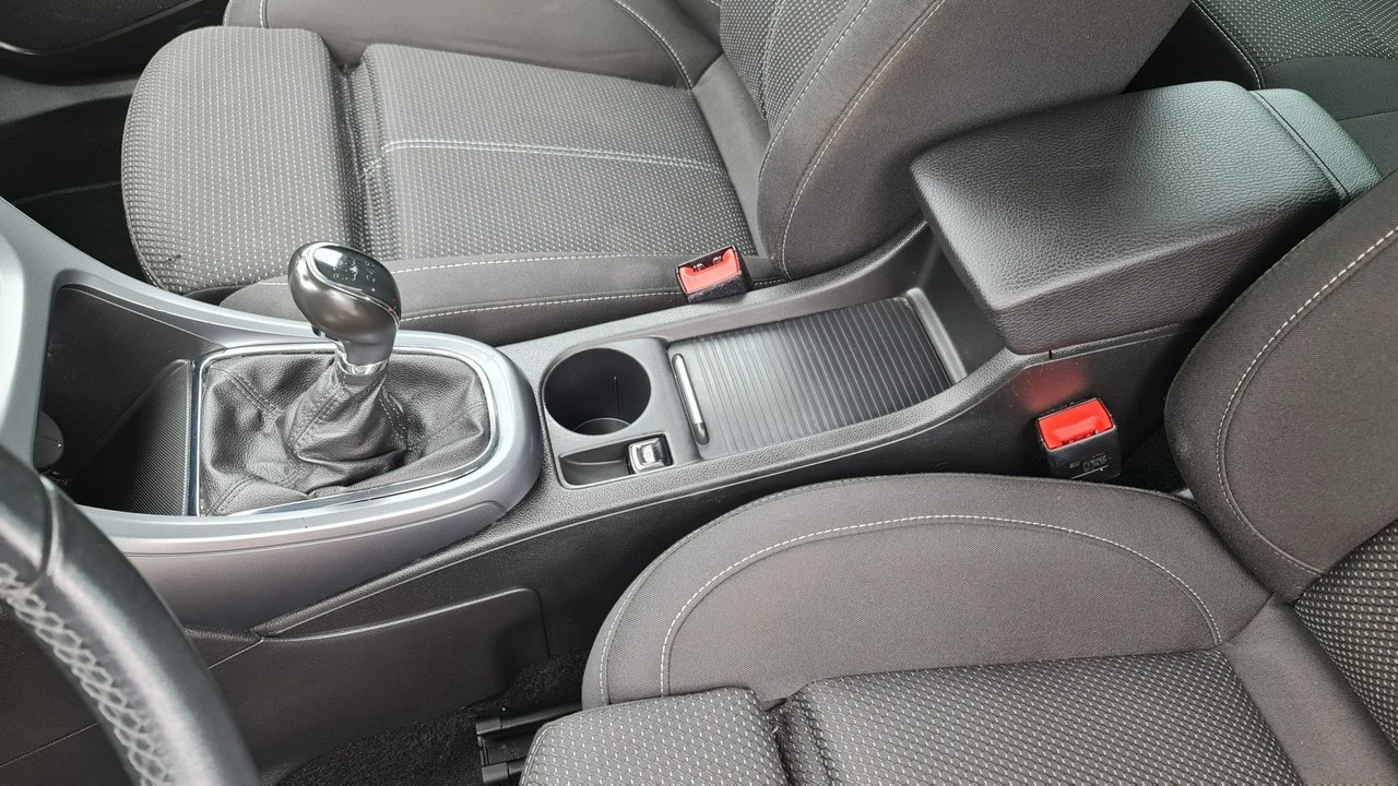 Opel Astra - Zdjęcie 24