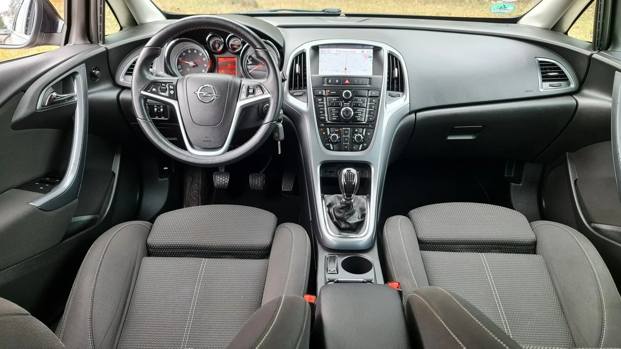 Opel Astra - Zdjęcie 4