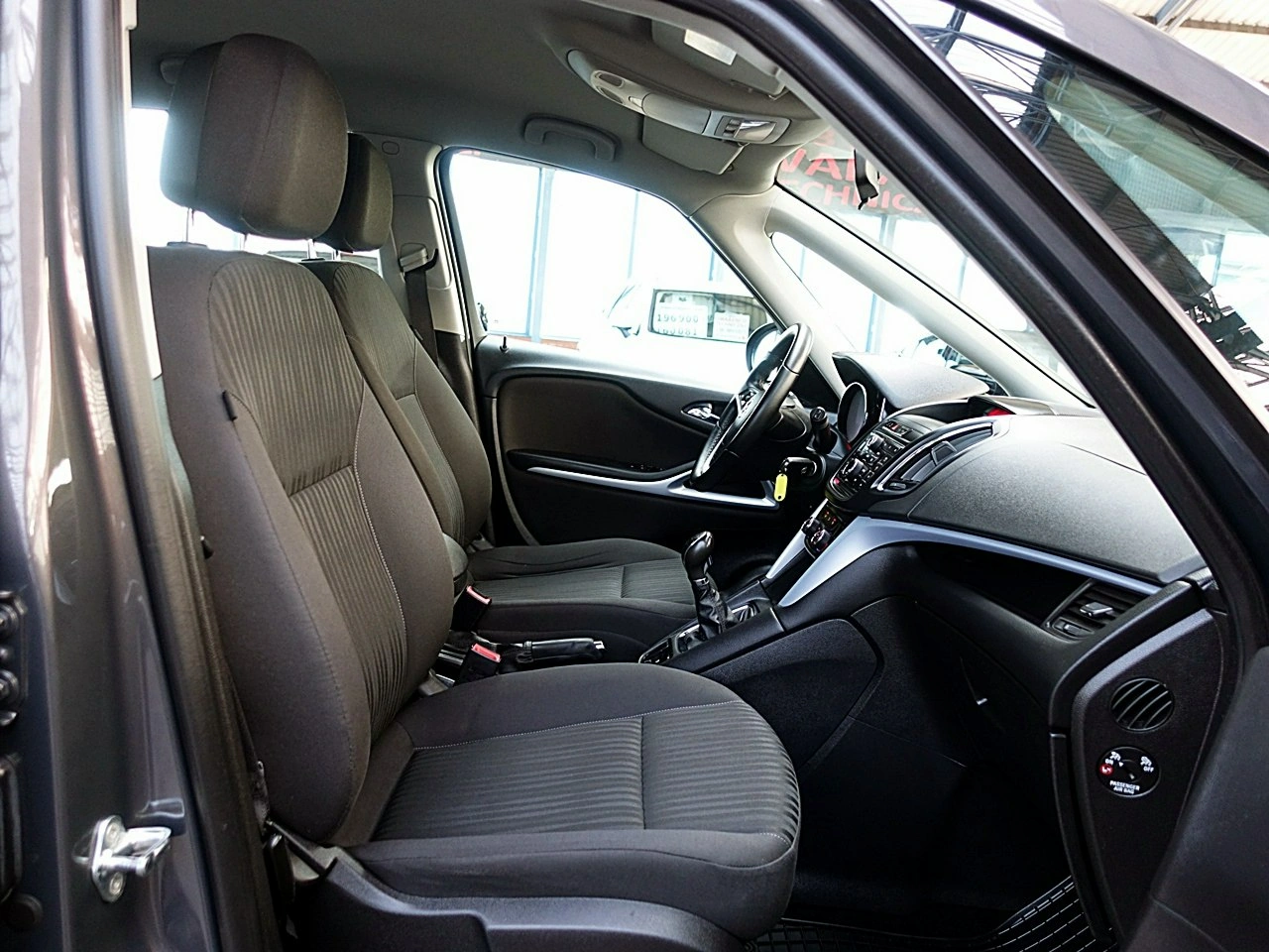 Opel Zafira - Zdjęcie 10