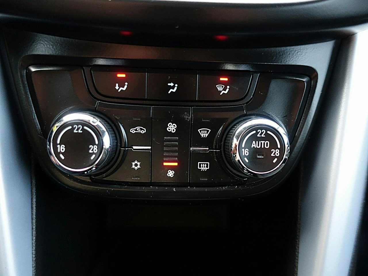 Opel Zafira - Zdjęcie 20