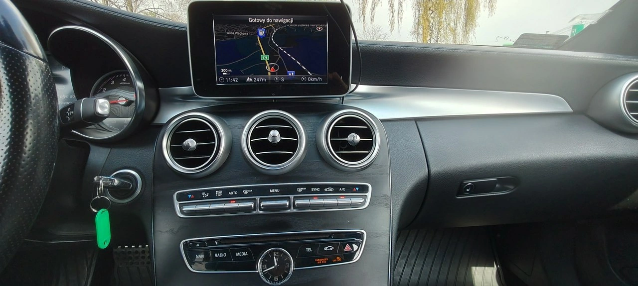 Mercedes C 200 - Zdjęcie 9