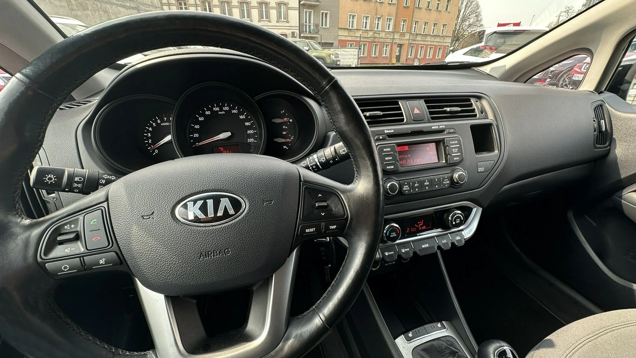 Kia Rio - Zdjęcie 25