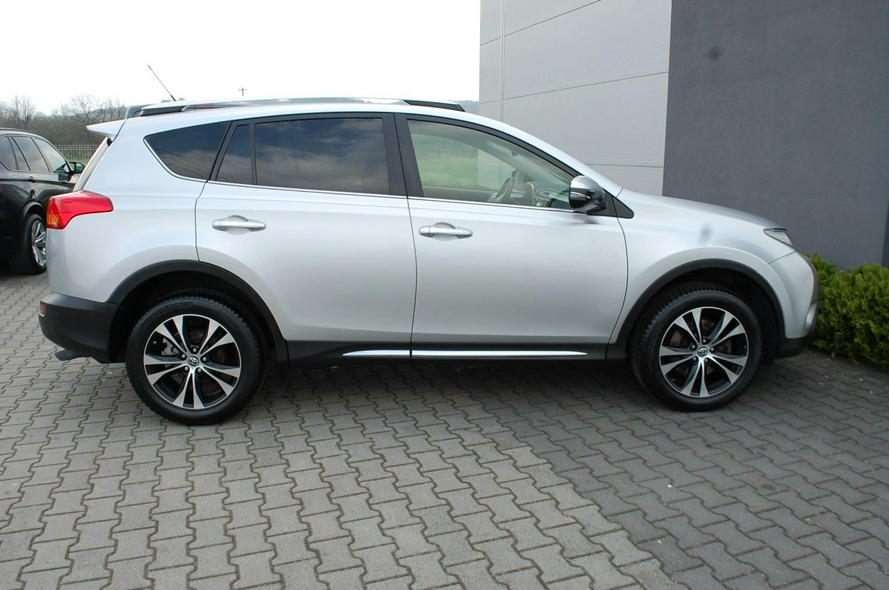 Toyota RAV-4 - Zdjęcie 18